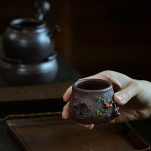 紫泥-灵猴梅桩杯