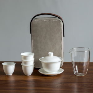 白瓷旅行茶具